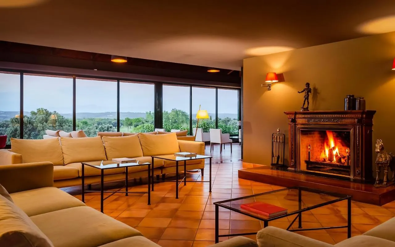 Apartahotel Suites Vila Birdie Navata 4*,