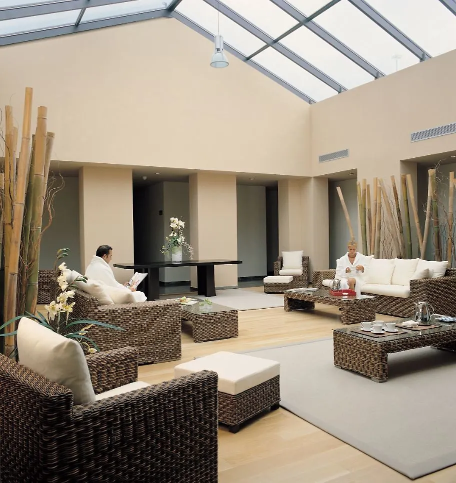 Apartahotel Suites Vila Birdie Navata