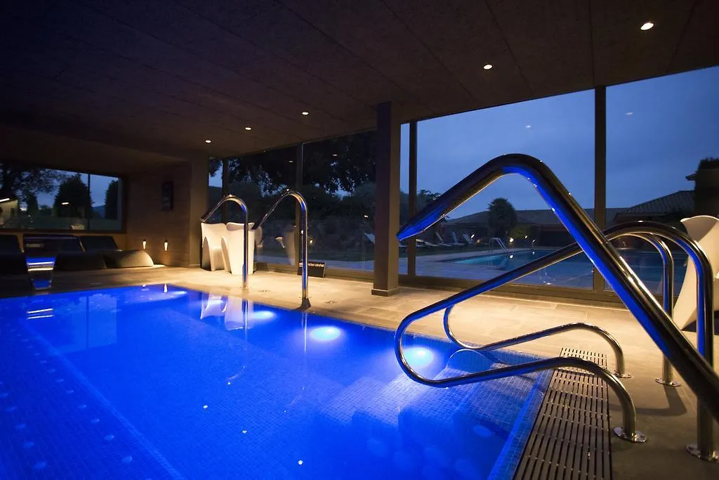 Apartahotel Suites Vila Birdie Navata 4*,