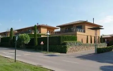 Apartahotel Suites Vila Birdie Navata