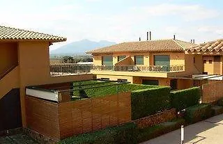 ****  Apartahotel Suites Vila Birdie Navata España