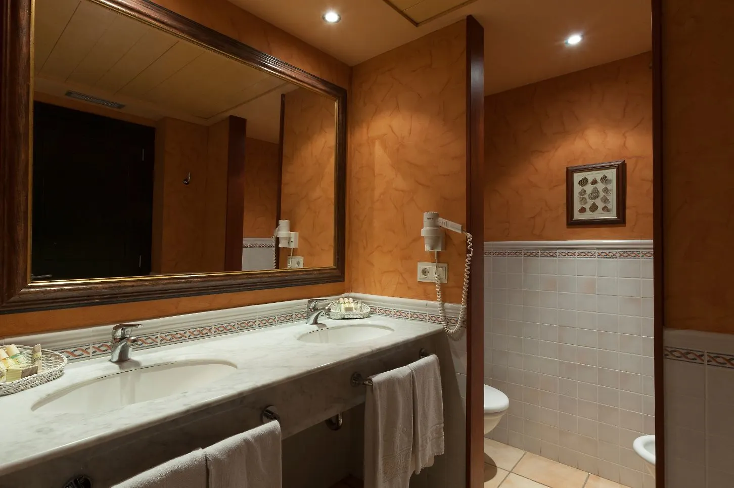 Apartahotel Suites Vila Birdie Navata Aparthotel