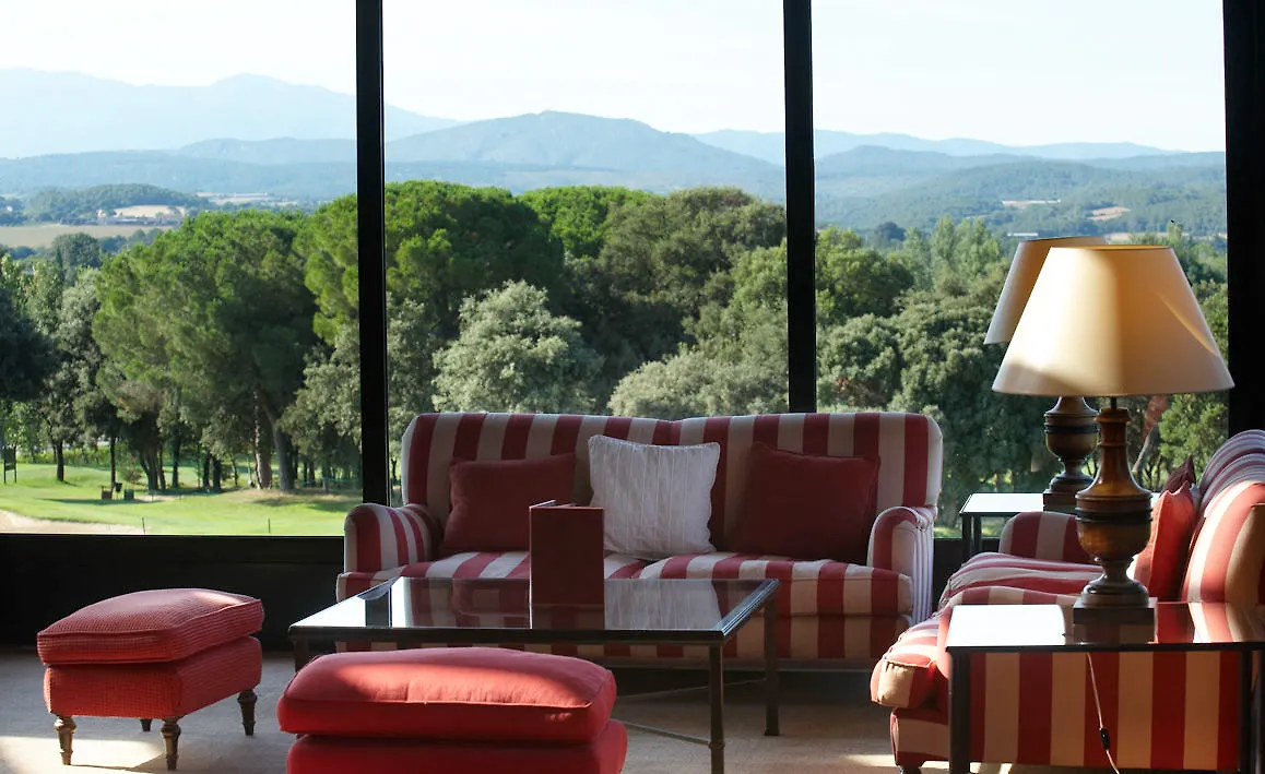 Apartahotel Suites Vila Birdie Navata