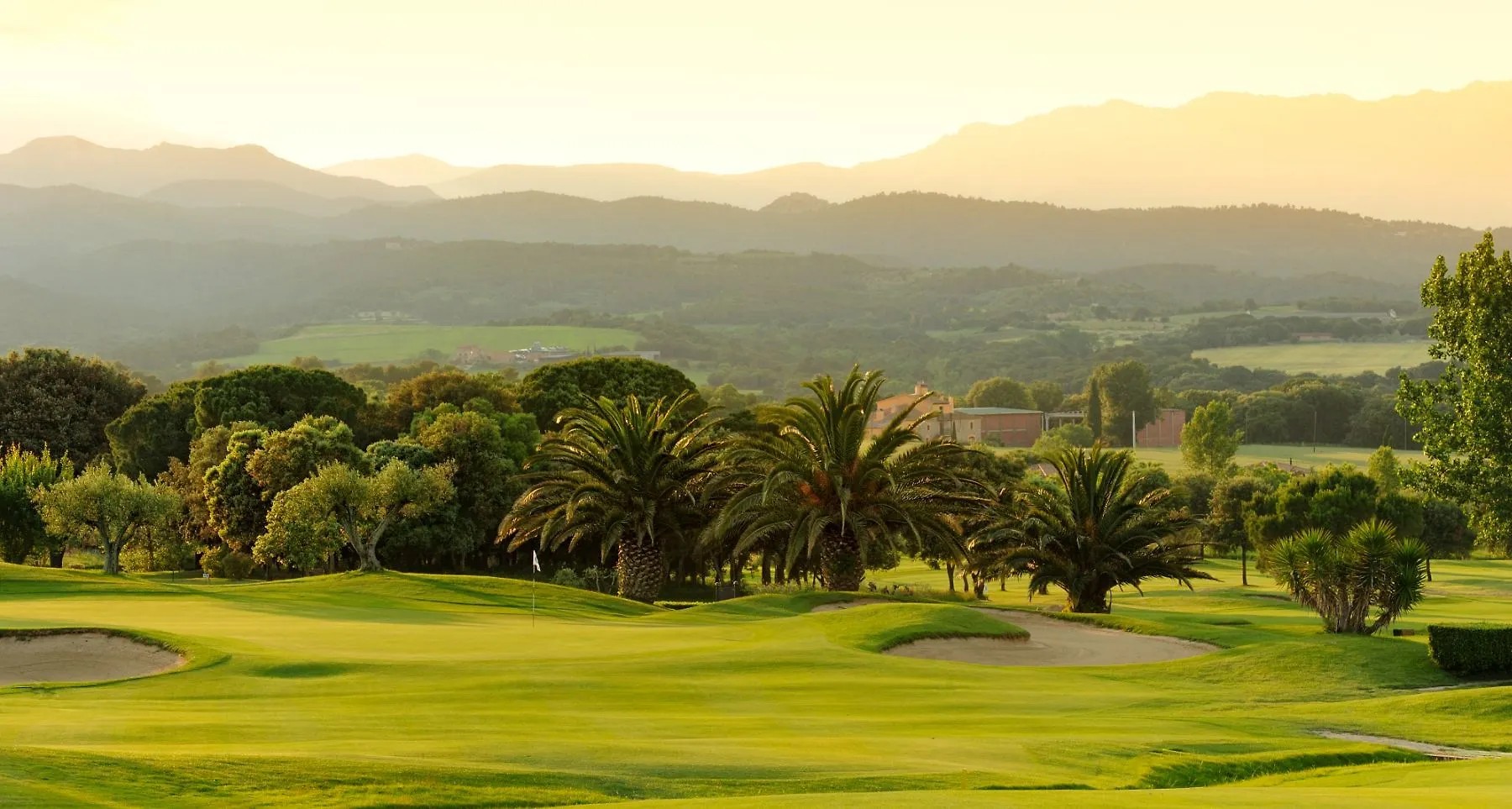 Apartahotel Suites Vila Birdie Navata 4*,