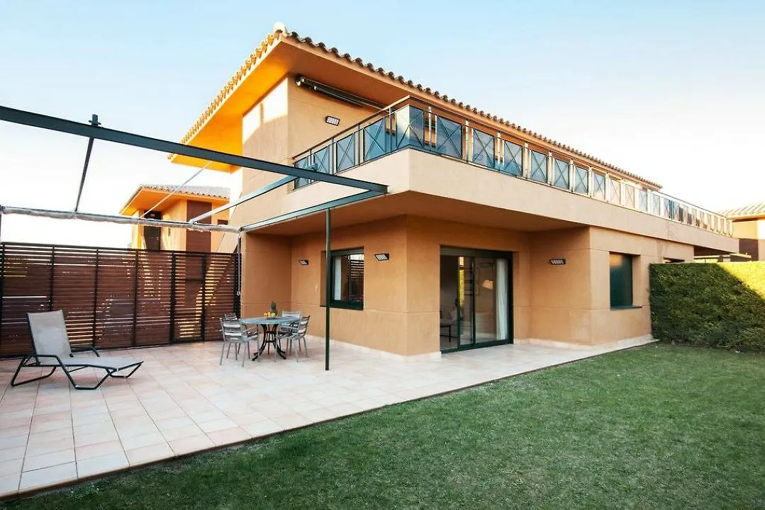 Apartahotel Suites Vila Birdie Navata